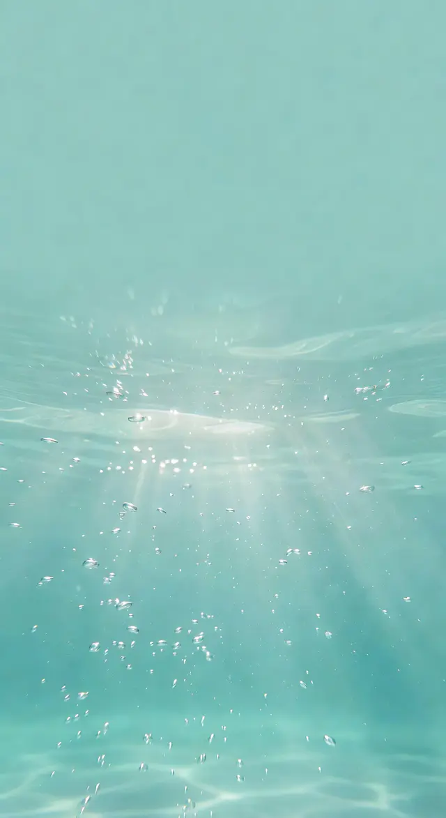 underwater-light-rays